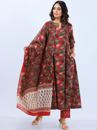 Aina Zoya Set Of Kali Kurta Pants Dupatta