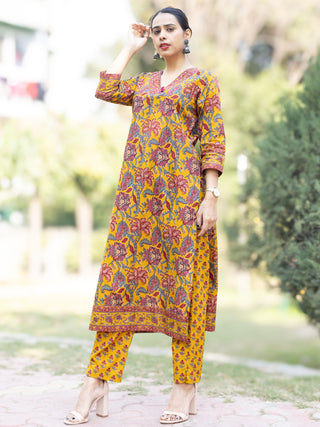 Roz Megha Kurta