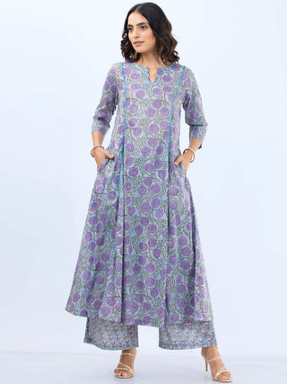 Aina Mira Set Of Kali Kurta Pants Dupatta