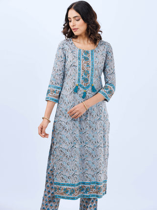 Aina Mohak Set Of Kurta Pants Kota Dupatta