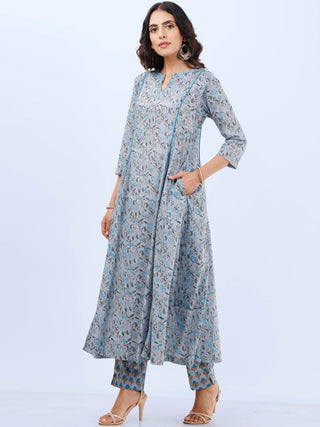 Aina Veda Kali Kurta