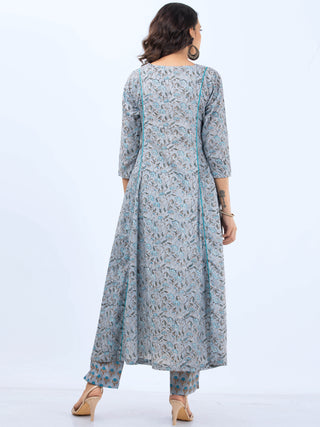 Aina Veda Kali Kurta