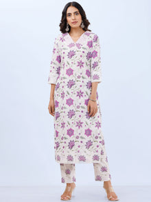 Aina Pari Set Of Kurta Pants Dupatta