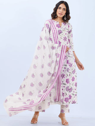 Aina Mehreen Set Of Kalidar Kurta Pants Dupatta