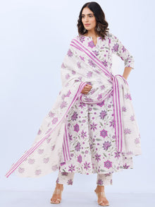Aina Mehreen Set Of Kalidar Kurta Pants Dupatta