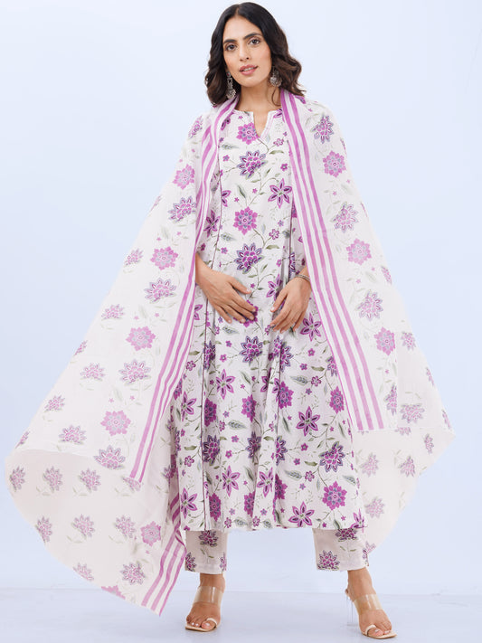 Aina Mehreen Set Of Kalidar Kurta Pants Dupatta