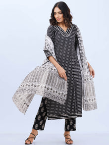 Aina Sania Set Of Kurta Pants Kota Dupatta