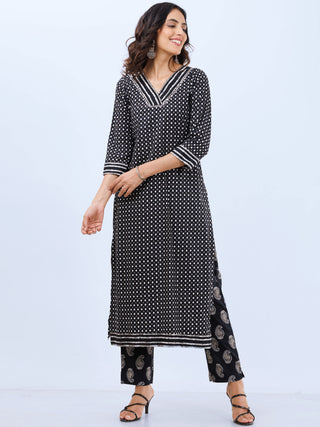 Aina Sania Set Of Kurta Pants Kota Dupatta