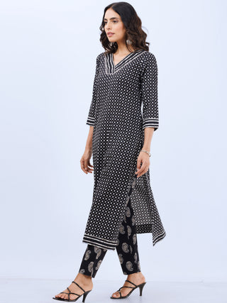 Aina Sania Set Of Kurta Pants Kota Dupatta