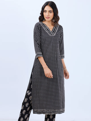 Aina Sania Set Of Kurta Pants Kota Dupatta