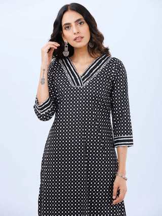 Aina Sania Set Of Kurta Pants Kota Dupatta