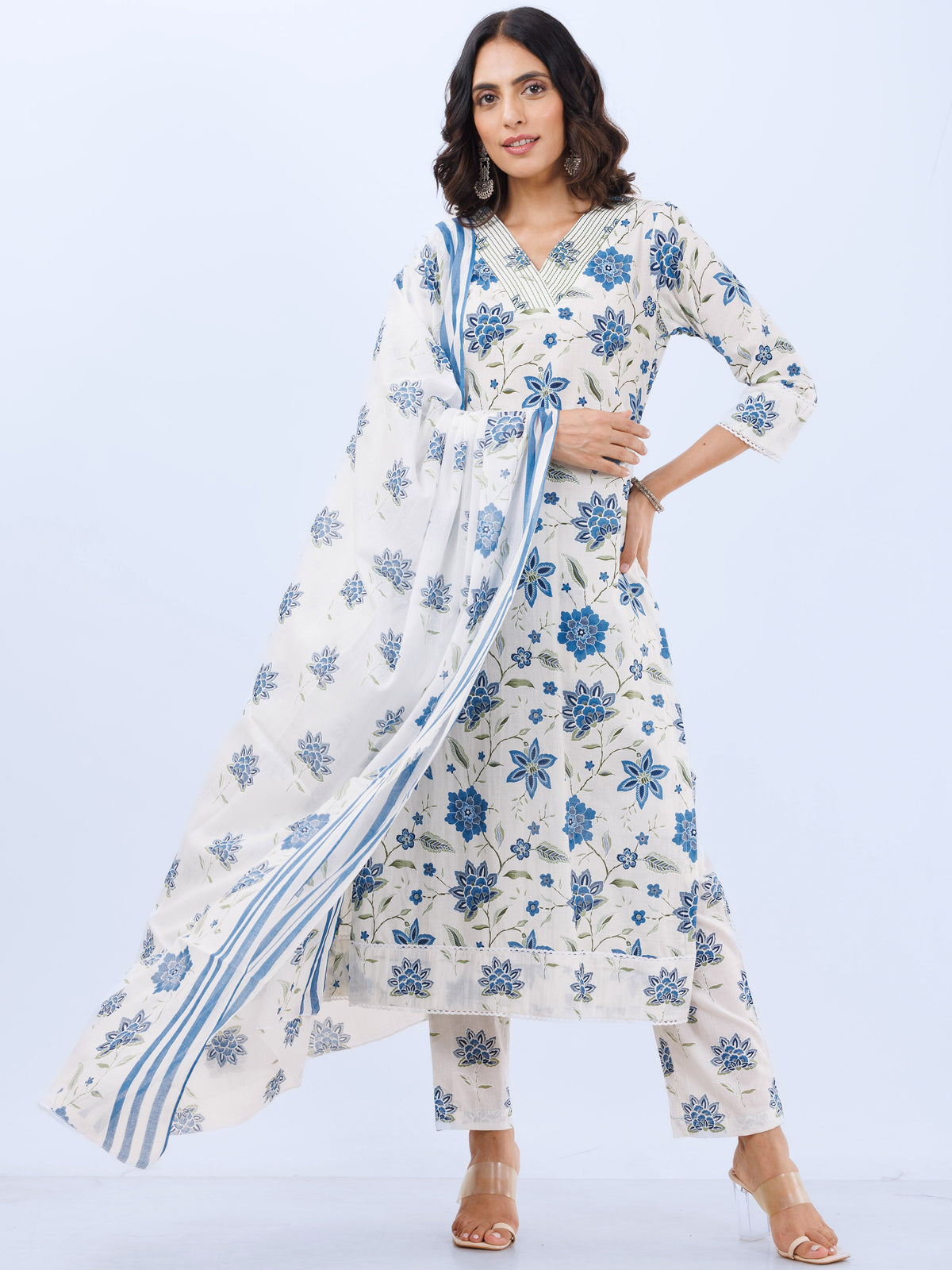 Aina Tania Set Of Kurta Pants Dupatta