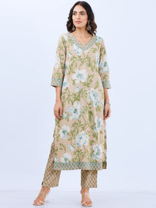 Aina Falak Set Of Kurta Pants Dupatta