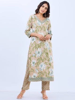 Aina Falak Set Of Kurta Pants Dupatta