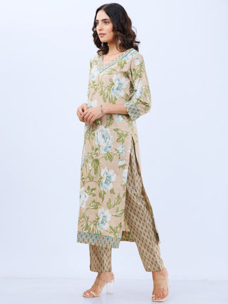 Aina Falak Set Of Kurta Pants Dupatta