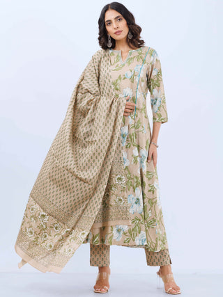 Aina Naina Set Of Kalidar Kurta Pants Dupatta
