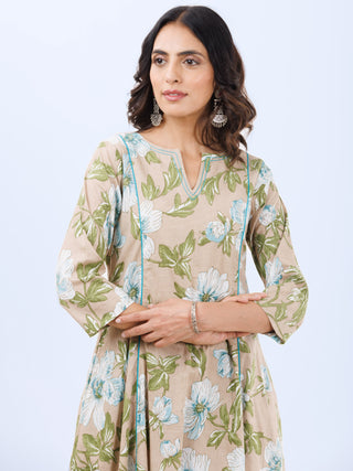 Aina Naina Set Of Kalidar Kurta Pants Dupatta