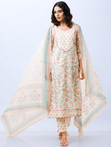 Aina Veena Set Of Kurta Pants Dupatta