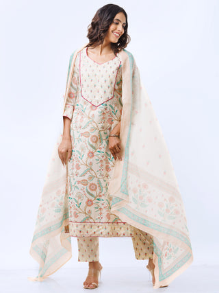 Aina Veena Set Of Kurta Pants Dupatta