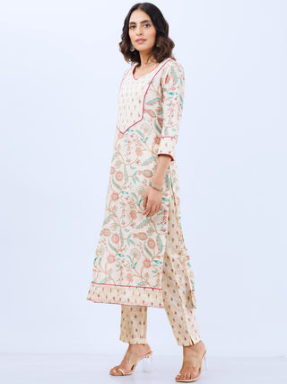 Aina Veena Set Of Kurta Pants Dupatta