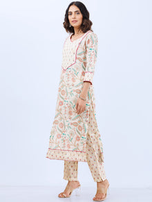 Aina Veena Set Of Kurta Pants Dupatta