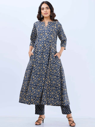 Aina Neelam Set Of Kalidar Kurta Pants Dupatta