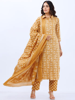 Aina Priya Set Of Kurta Pants Dupatta