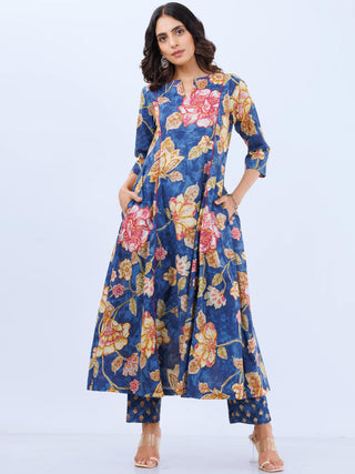 Aina Medha Set Of Kalidar Kurta Pants Dupatta