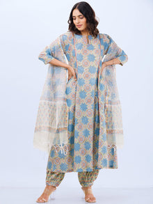 Aina Minal Set Of Kalidar Kurta Pants Dupatta