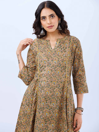 Aina Manal Kali Kurta