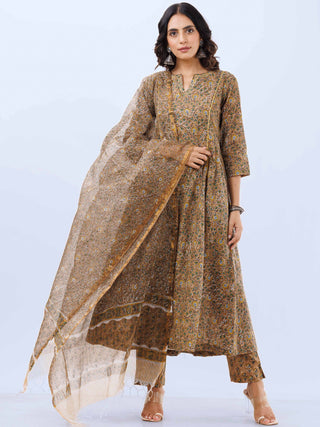 Aina Manal Set Of Kali Kurta Pants Dupatta