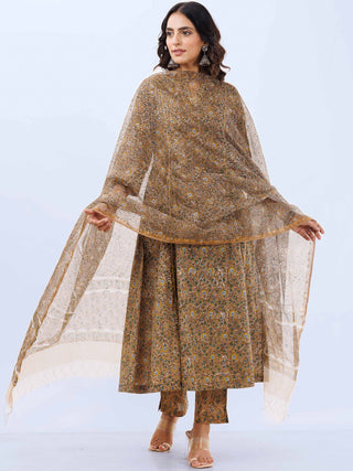 Aina Manal Set Of Kali Kurta Pants Dupatta