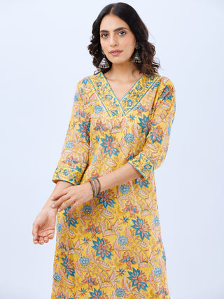 Aina Sonia Set Of Kurta Pants Kota Dupatta