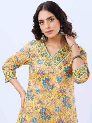 Aina Sonia Set Of Kurta Pants Kota Dupatta