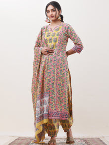 Gazal Parizad Set Of Kurta Salwar Pants Dupatta