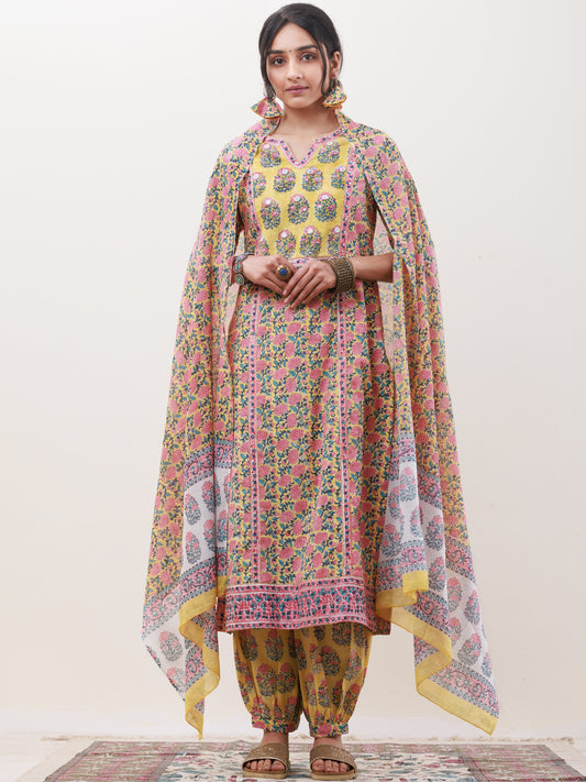 Gazal Parizad Set Of Kurta Salwar Pants Dupatta