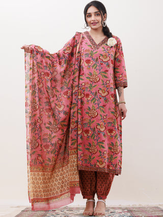 Gazal Amaira Set Of Kurta Salwar Pants Dupatta