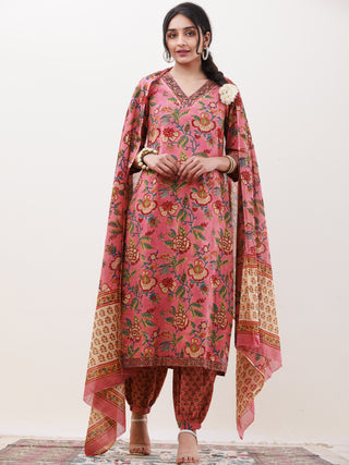 Gazal Amaira Set Of Kurta Salwar Pants Dupatta