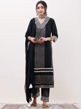 Gazal Beena Set Of Kurta Pants Dupatta