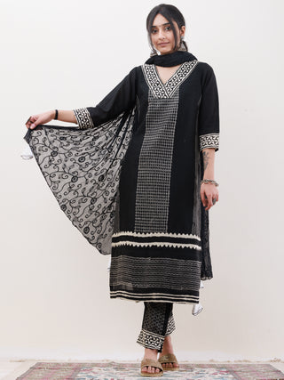 Gazal Beena Set Of Kurta Pants Dupatta