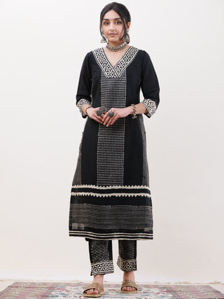 Gazal Beena Set Of Kurta Pants Dupatta