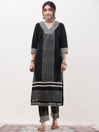 Gazal Beena Set Of Kurta Pants Dupatta