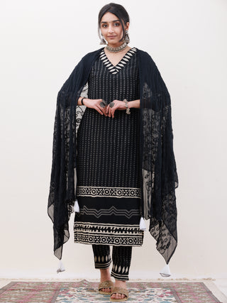Gazal Ruhani Set Of Kurta Pants Dupatta
