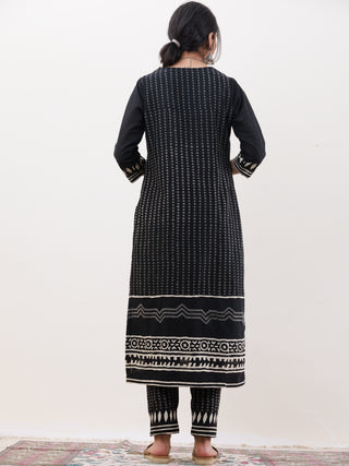 Gazal Ruhani Set Of Kurta Pants Dupatta