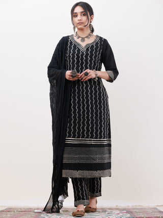 Gazal Manan Set Of Kurta Pants Dupatta