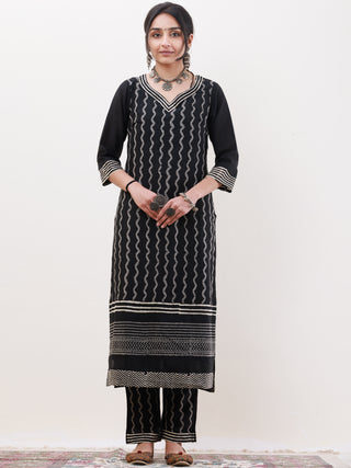Gazal Manan Set Of Kurta Pants Dupatta