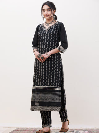 Gazal Manan Set Of Kurta Pants Dupatta