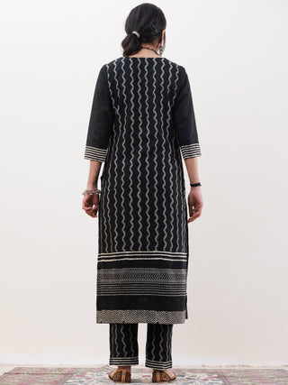 Gazal Manan Set Of Kurta Pants Dupatta