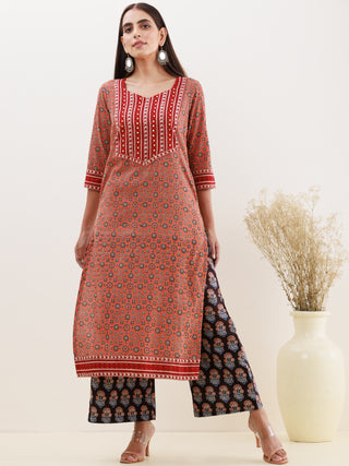 Ajrakh Dia Set Of Kurta Pants Dupatta