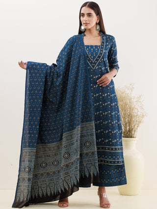 Ajrakh Parizaad Set Of Kurta Pants Dupatta